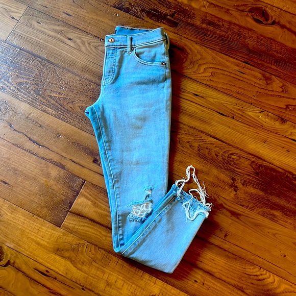 Express gently worn skinny mid rise jeans sz 6Reg - Picture 1 of 4